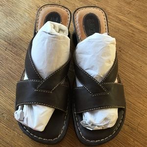Sandales Born En Cuir Brun 100% - Taille 7.5 US - Talon Compensé Haut - Occasion